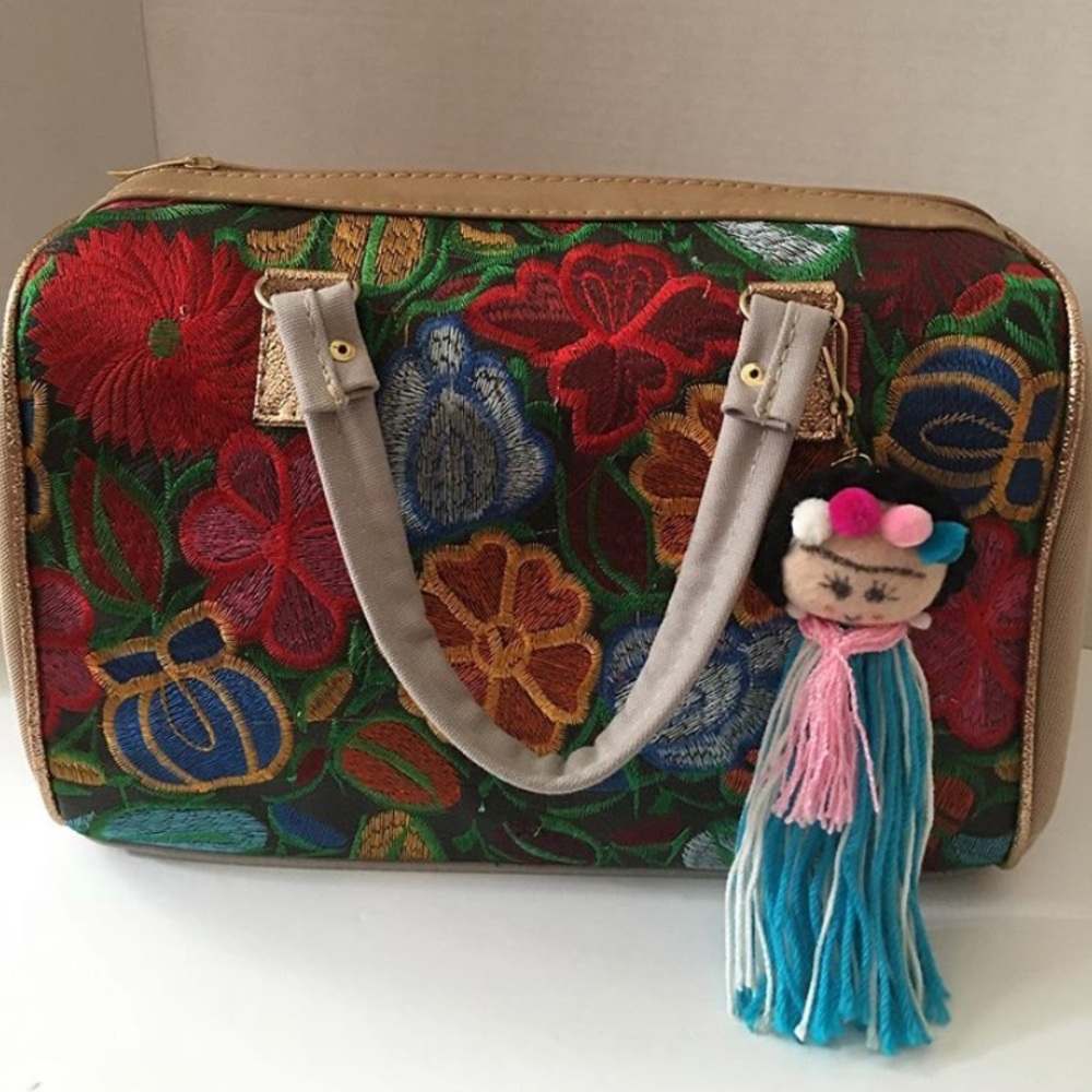 Beautiful purse!! 🤩